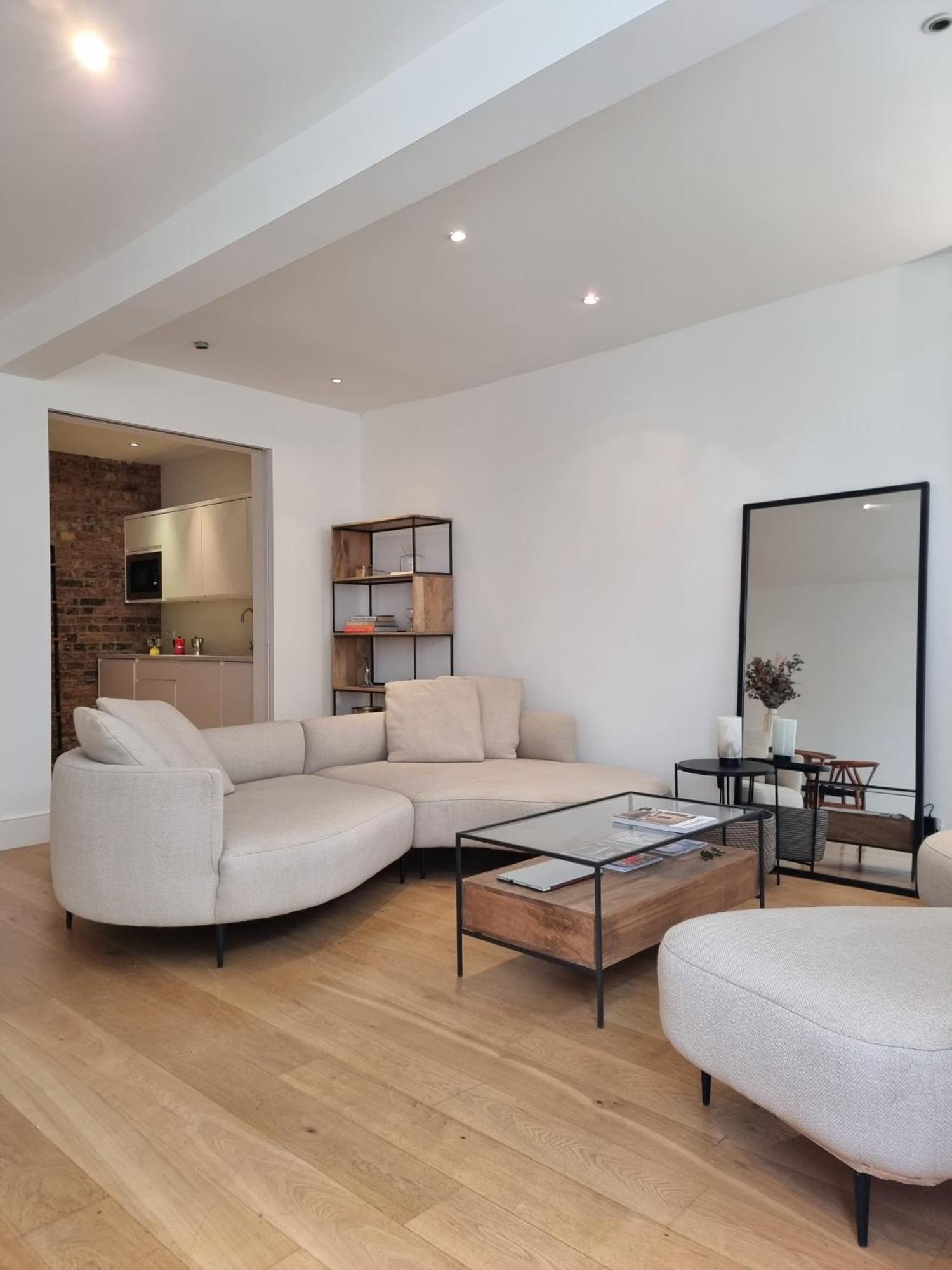 Hyde Park Mews